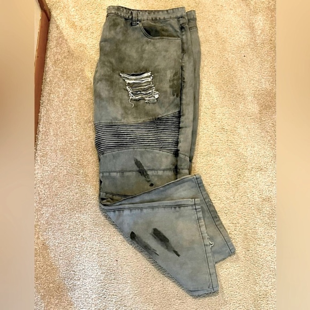 Finest Thread Luxury Goods Label Men's Grey Distressed Jeans Big and Tall 52x32